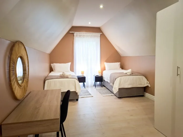 Adult-Clinic-South-Africa-Room-6